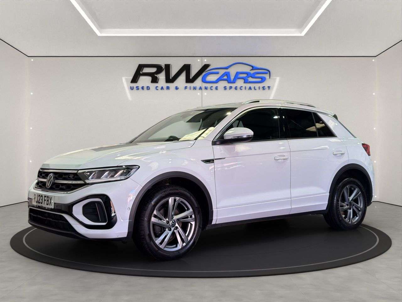 A 2023 VOLKSWAGEN T-ROC 1.5 TSI R-Line SUV 5dr Petrol DSG Euro 6 (s/s) (150 ps) A 2023 VOLKSWAGEN T-ROC 1.5 TSI R-Line SUV 5dr Petrol DSG Euro 6 (s/s) (150 ps)