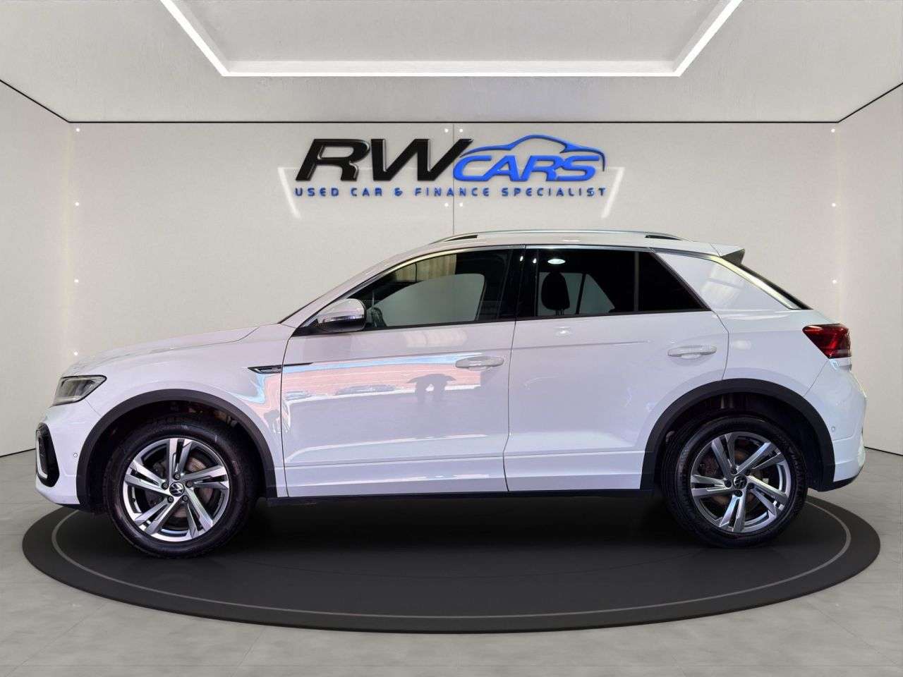 A 2023 VOLKSWAGEN T-ROC 1.5 TSI R-Line SUV 5dr Petrol DSG Euro 6 (s/s) (150 ps) A 2023 VOLKSWAGEN T-ROC 1.5 TSI R-Line SUV 5dr Petrol DSG Euro 6 (s/s) (150 ps)
