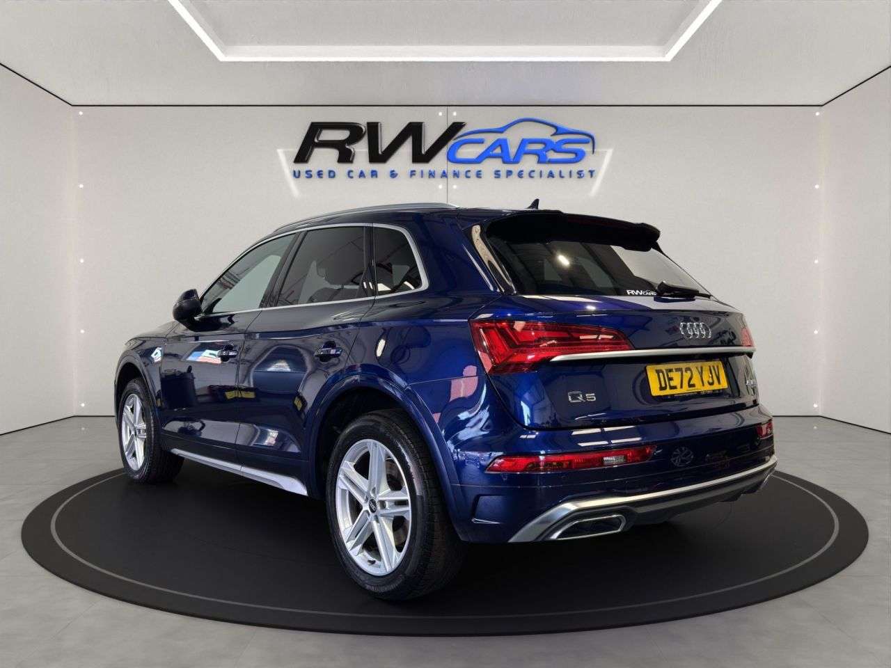 A 2022 AUDI Q5 2.0 TFSI 45 S line SUV 5dr Petrol S Tronic quattro Euro 6 (s/s) (265 ps) A 2022 AUDI Q5 2.0 TFSI 45 S line SUV 5dr Petrol S Tronic quattro Euro 6 (s/s) (265 ps)