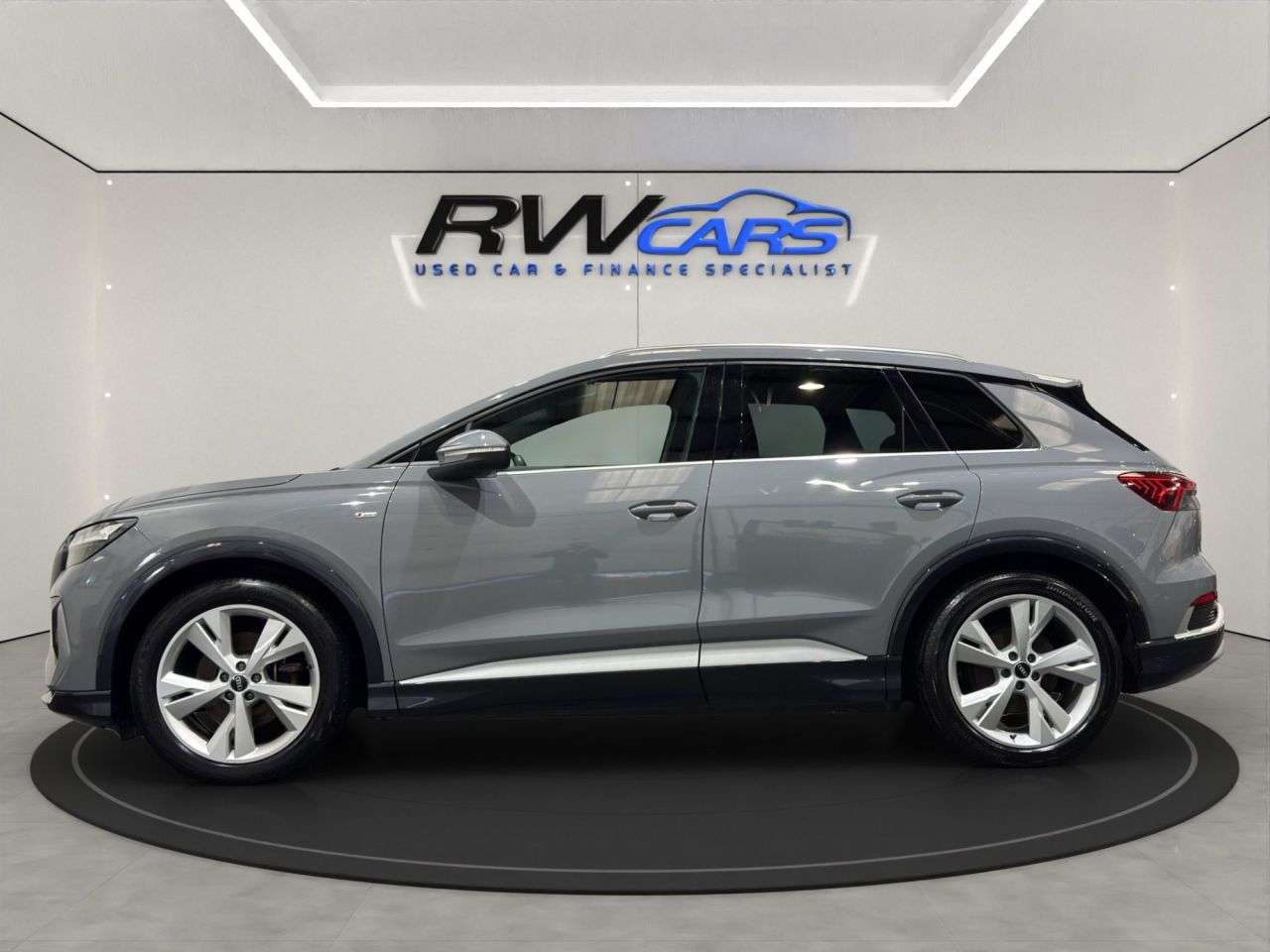 A 2022 AUDI Q4 E-TRON 35 S line SUV 5dr Electric Auto 55kWh (170 ps) A 2022 AUDI Q4 E-TRON 35 S line SUV 5dr Electric Auto 55kWh (170 ps)