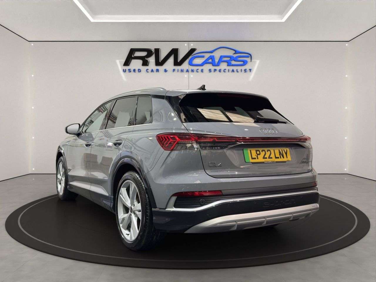 A 2022 AUDI Q4 E-TRON 35 S line SUV 5dr Electric Auto 55kWh (170 ps) A 2022 AUDI Q4 E-TRON 35 S line SUV 5dr Electric Auto 55kWh (170 ps)