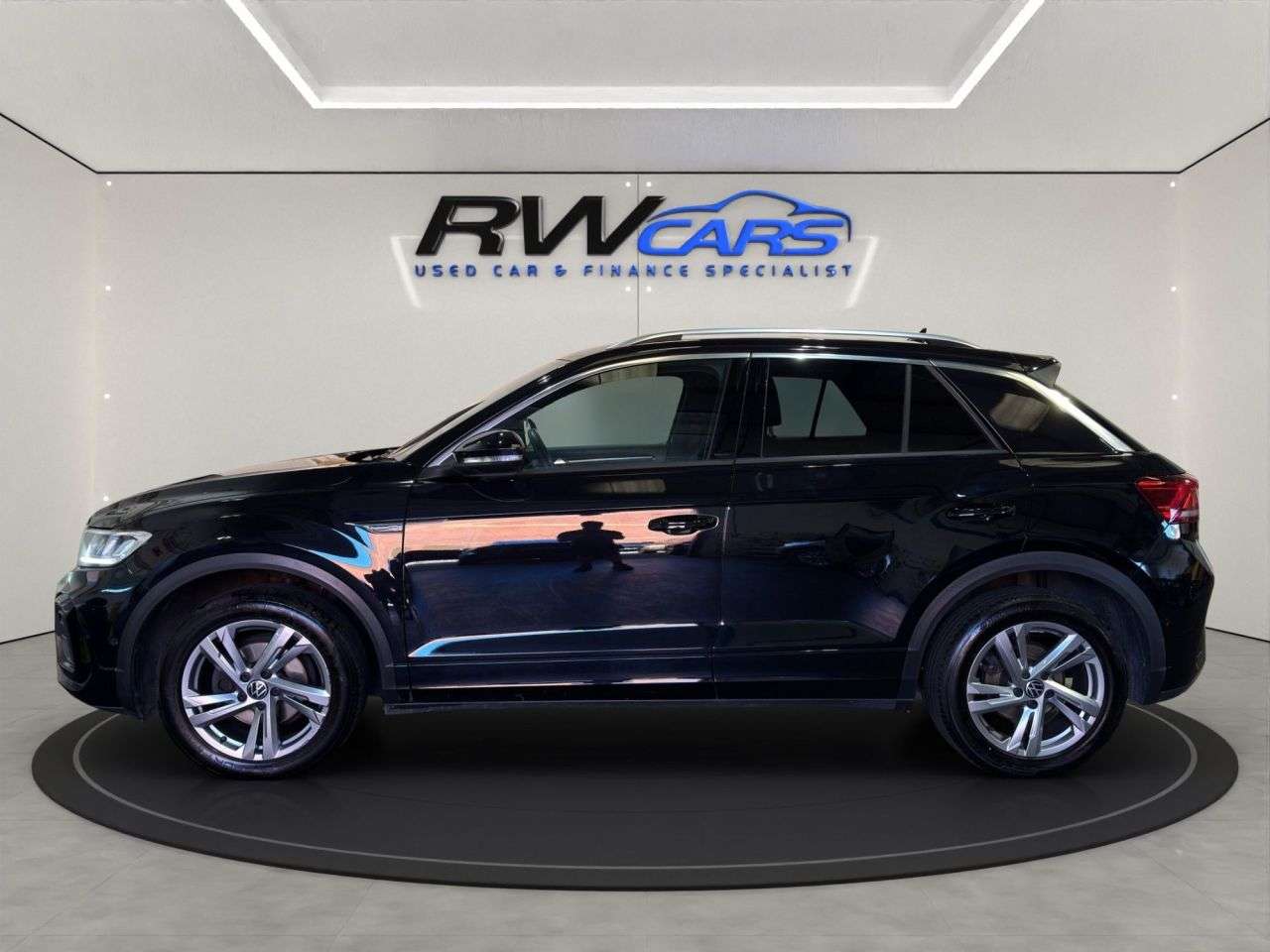 A 2022 VOLKSWAGEN T-ROC 1.5 TSI R-Line SUV 5dr Petrol DSG Euro 6 (s/s) (150 ps) A 2022 VOLKSWAGEN T-ROC 1.5 TSI R-Line SUV 5dr Petrol DSG Euro 6 (s/s) (150 ps)