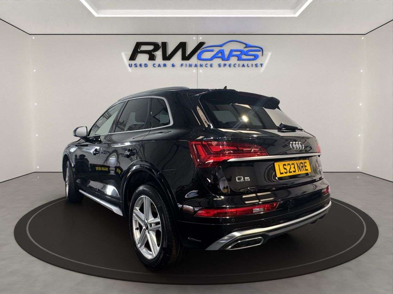 A 2023 AUDI Q5 2.0 TFSI 45 S line SUV 5dr Petrol S Tronic quattro Euro 6 (s/s) (265 ps) A 2023 AUDI Q5 2.0 TFSI 45 S line SUV 5dr Petrol S Tronic quattro Euro 6 (s/s) (265 ps)