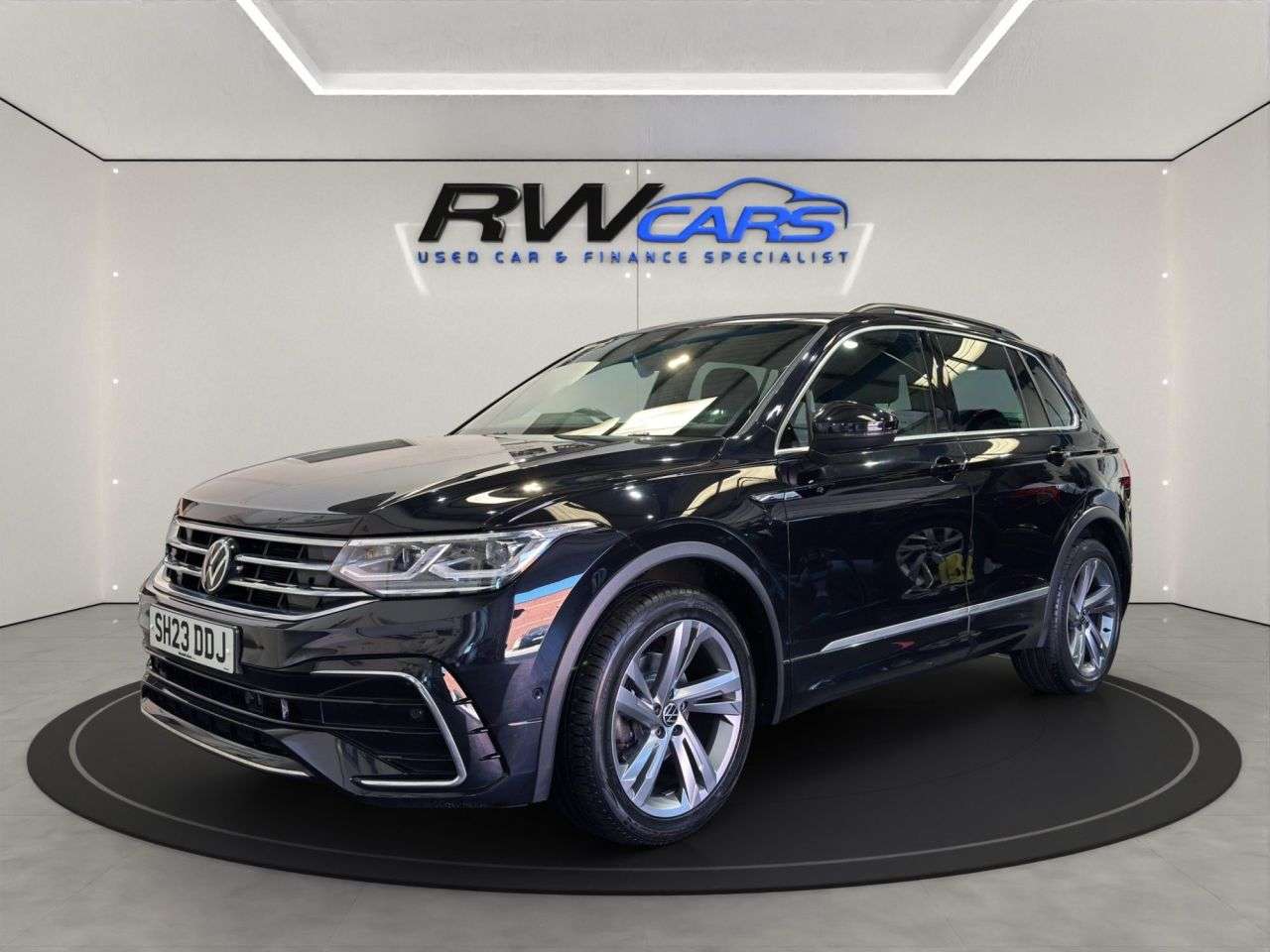 A 2023 VOLKSWAGEN TIGUAN 1.5 TSI R-Line Edition SUV 5dr Petrol DSG Euro 6 (s/s) (150 ps) A 2023 VOLKSWAGEN TIGUAN 1.5 TSI R-Line Edition SUV 5dr Petrol DSG Euro 6 (s/s) (150 ps)