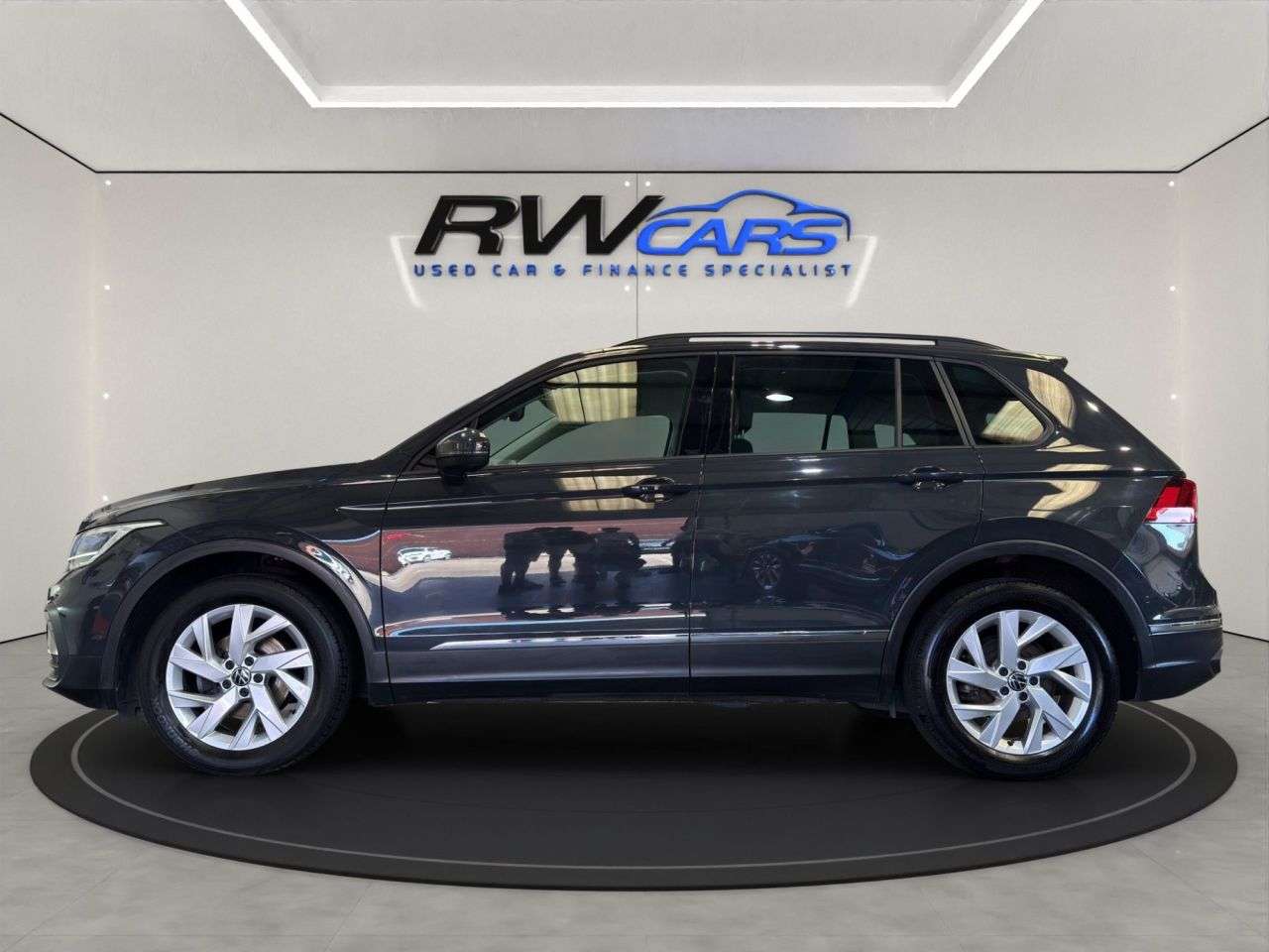 A 2021 VOLKSWAGEN TIGUAN 1.5 TSI Life SUV 5dr Petrol Manual Euro 6 (s/s) (150 ps) A 2021 VOLKSWAGEN TIGUAN 1.5 TSI Life SUV 5dr Petrol Manual Euro 6 (s/s) (150 ps)