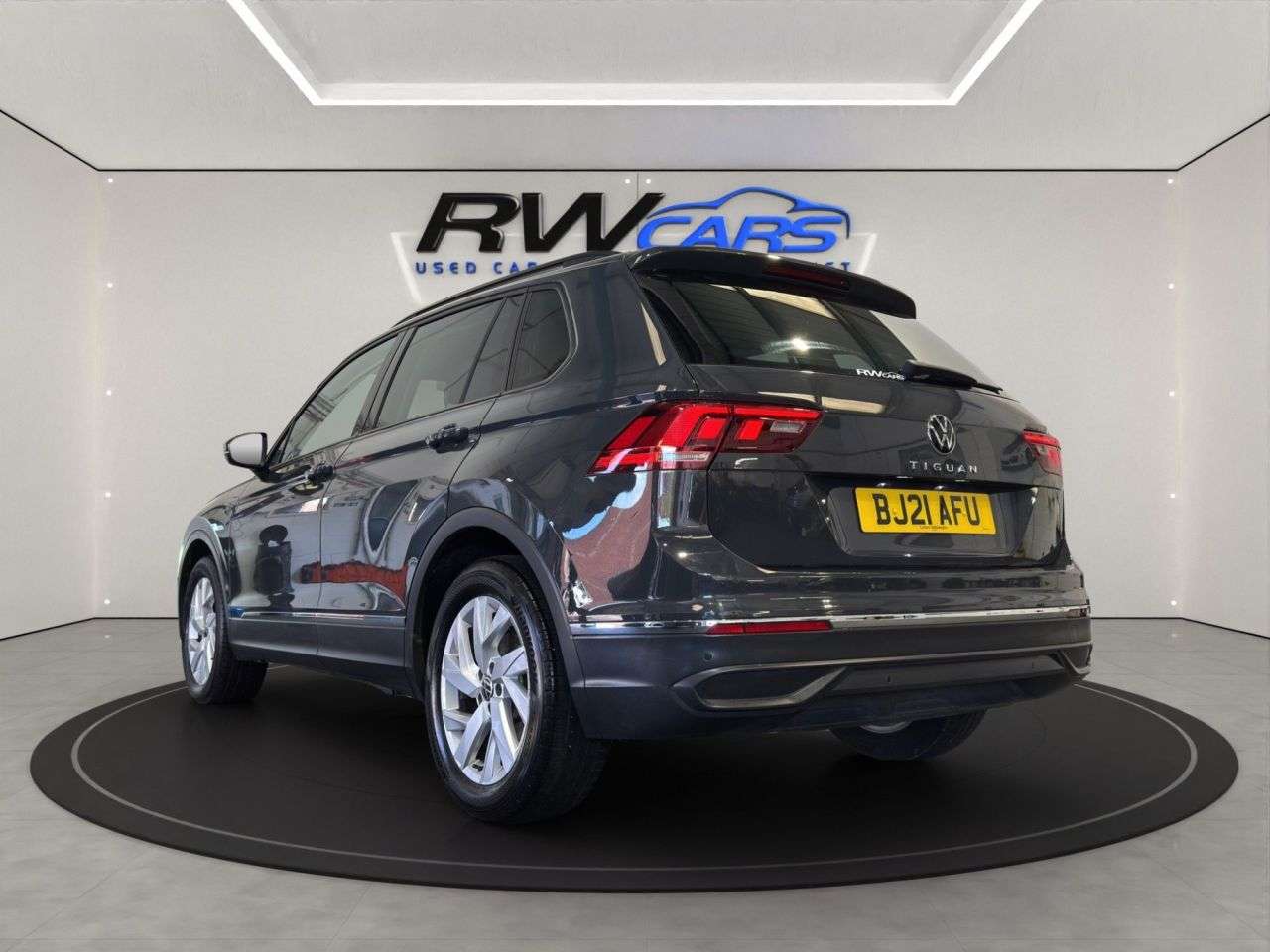 A 2021 VOLKSWAGEN TIGUAN 1.5 TSI Life SUV 5dr Petrol Manual Euro 6 (s/s) (150 ps) A 2021 VOLKSWAGEN TIGUAN 1.5 TSI Life SUV 5dr Petrol Manual Euro 6 (s/s) (150 ps)