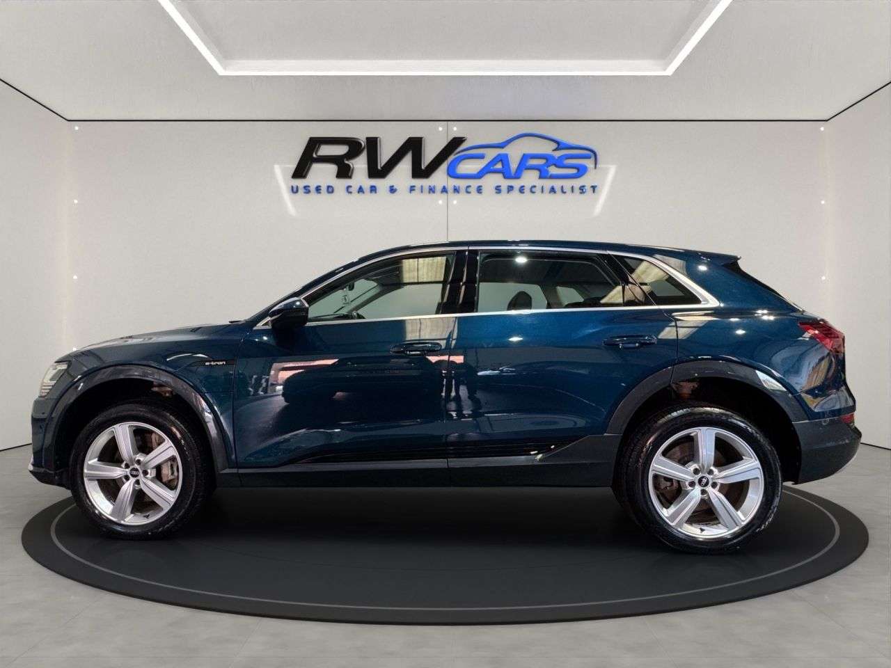 A 2020 AUDI E-TRON 50 Technik SUV 5dr Electric Auto quattro 71.2kWh (313 ps) A 2020 AUDI E-TRON 50 Technik SUV 5dr Electric Auto quattro 71.2kWh (313 ps)