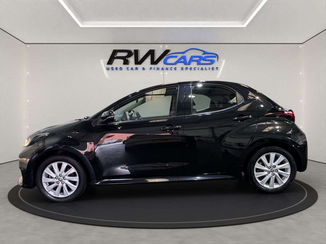 A 2022 TOYOTA YARIS 1.5 VVT-h Icon Hatchback 5dr Petrol Hybrid E-CVT Euro 6 (s/s) (116 ps) A 2022 TOYOTA YARIS 1.5 VVT-h Icon Hatchback 5dr Petrol Hybrid E-CVT Euro 6 (s/s) (116 ps)