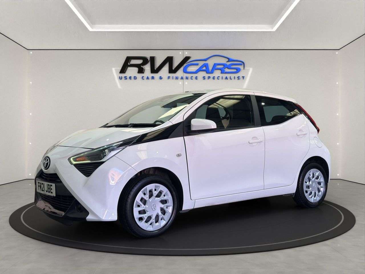 A 2021 TOYOTA AYGO 1.0 VVT-i x-play Hatchback 5dr Petrol Manual Euro 6 (s/s) (71 ps) A 2021 TOYOTA AYGO 1.0 VVT-i x-play Hatchback 5dr Petrol Manual Euro 6 (s/s) (71 ps)