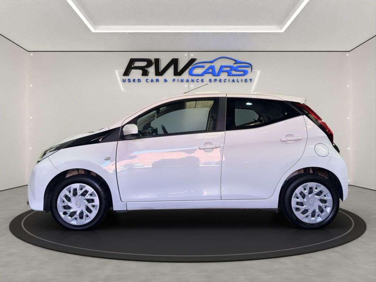 A 2021 TOYOTA AYGO 1.0 VVT-i x-play Hatchback 5dr Petrol Manual Euro 6 (s/s) (71 ps) A 2021 TOYOTA AYGO 1.0 VVT-i x-play Hatchback 5dr Petrol Manual Euro 6 (s/s) (71 ps)