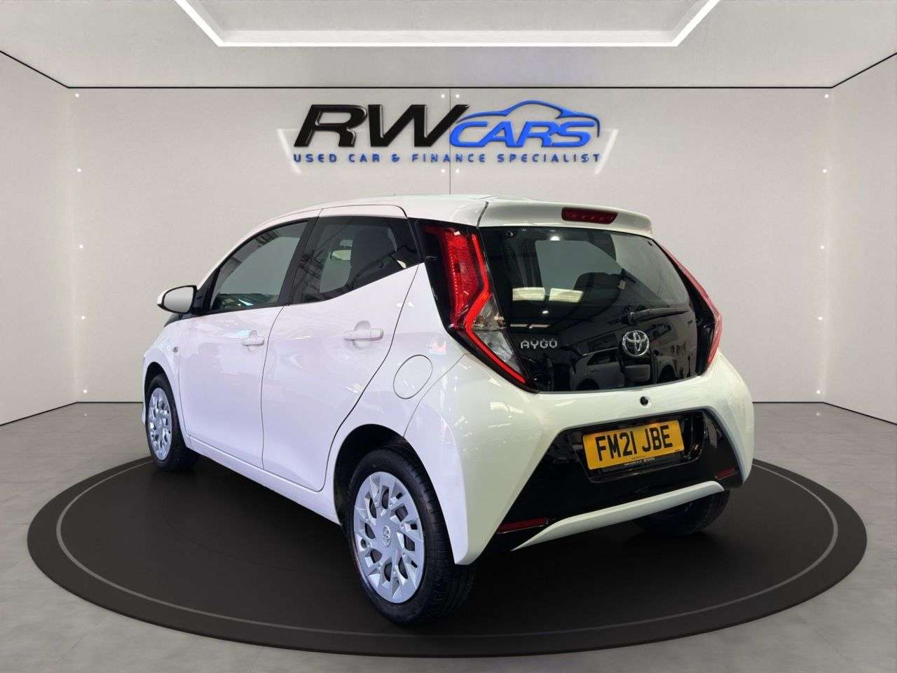 A 2021 TOYOTA AYGO 1.0 VVT-i x-play Hatchback 5dr Petrol Manual Euro 6 (s/s) (71 ps) A 2021 TOYOTA AYGO 1.0 VVT-i x-play Hatchback 5dr Petrol Manual Euro 6 (s/s) (71 ps)