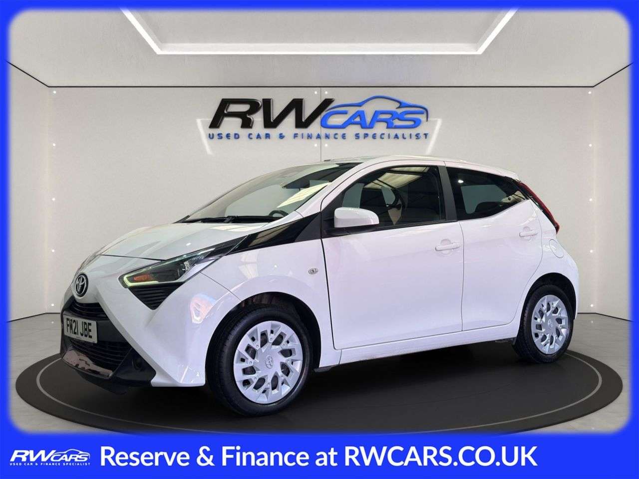 A 2021 TOYOTA AYGO 1.0 VVT-i x-play Hatchback 5dr Petrol Manual Euro 6 (s/s) (71 ps) A 2021 TOYOTA AYGO 1.0 VVT-i x-play Hatchback 5dr Petrol Manual Euro 6 (s/s) (71 ps)