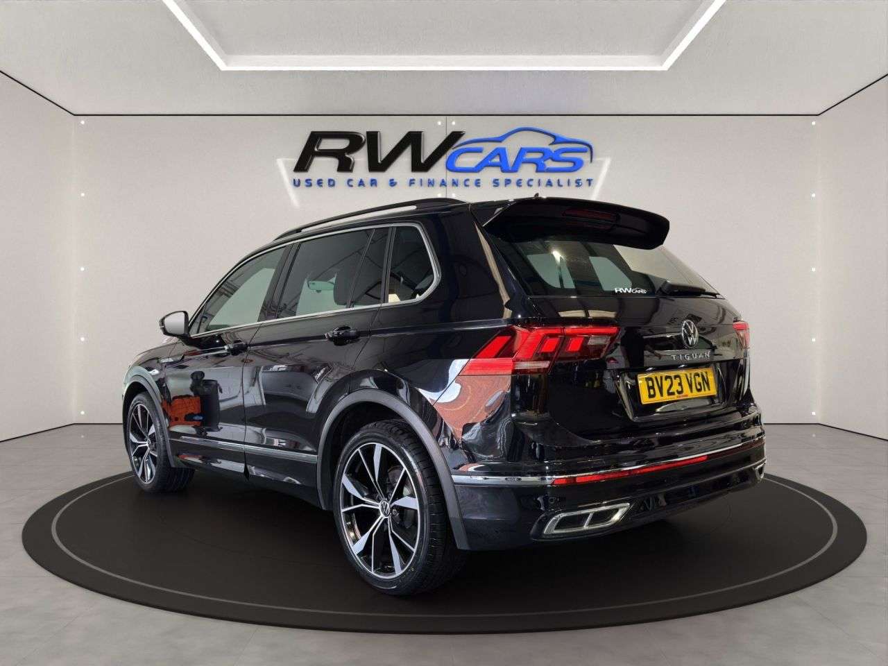A 2023 VOLKSWAGEN TIGUAN 1.5 TSI R-Line SUV 5dr Petrol DSG Euro 6 (s/s) (150 ps) A 2023 VOLKSWAGEN TIGUAN 1.5 TSI R-Line SUV 5dr Petrol DSG Euro 6 (s/s) (150 ps)