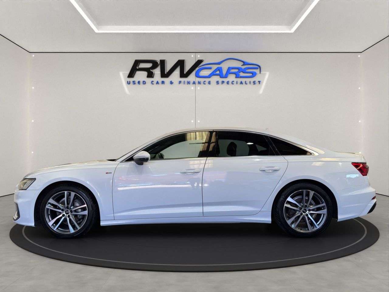 A 2022 AUDI A6 SALOON 2.0 TFSI 40 S line Saloon 4dr Petrol S Tronic Euro 6 (s/s) (204 ps) A 2022 AUDI A6 SALOON 2.0 TFSI 40 S line Saloon 4dr Petrol S Tronic Euro 6 (s/s) (204 ps)