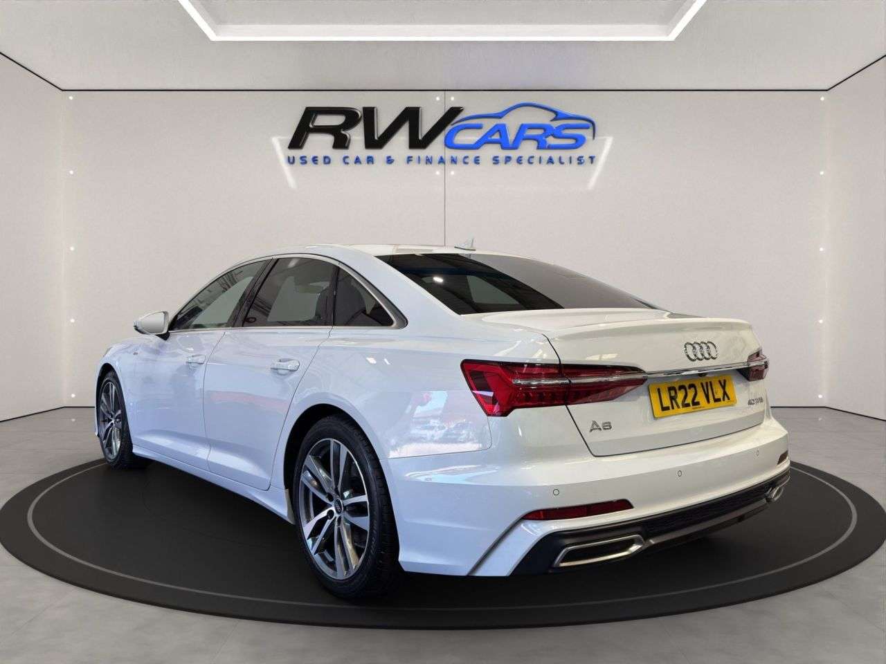 A 2022 AUDI A6 SALOON 2.0 TFSI 40 S line Saloon 4dr Petrol S Tronic Euro 6 (s/s) (204 ps) A 2022 AUDI A6 SALOON 2.0 TFSI 40 S line Saloon 4dr Petrol S Tronic Euro 6 (s/s) (204 ps)