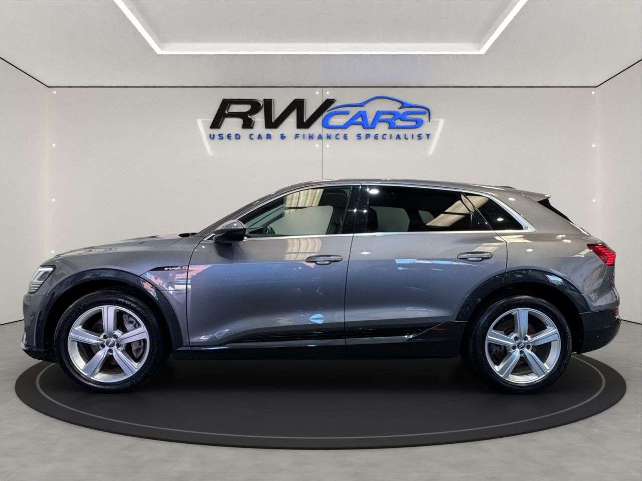 A 2020 AUDI E-TRON 50 Technik SUV 5dr Electric Auto quattro 71.2kWh (313 ps) A 2020 AUDI E-TRON 50 Technik SUV 5dr Electric Auto quattro 71.2kWh (313 ps)