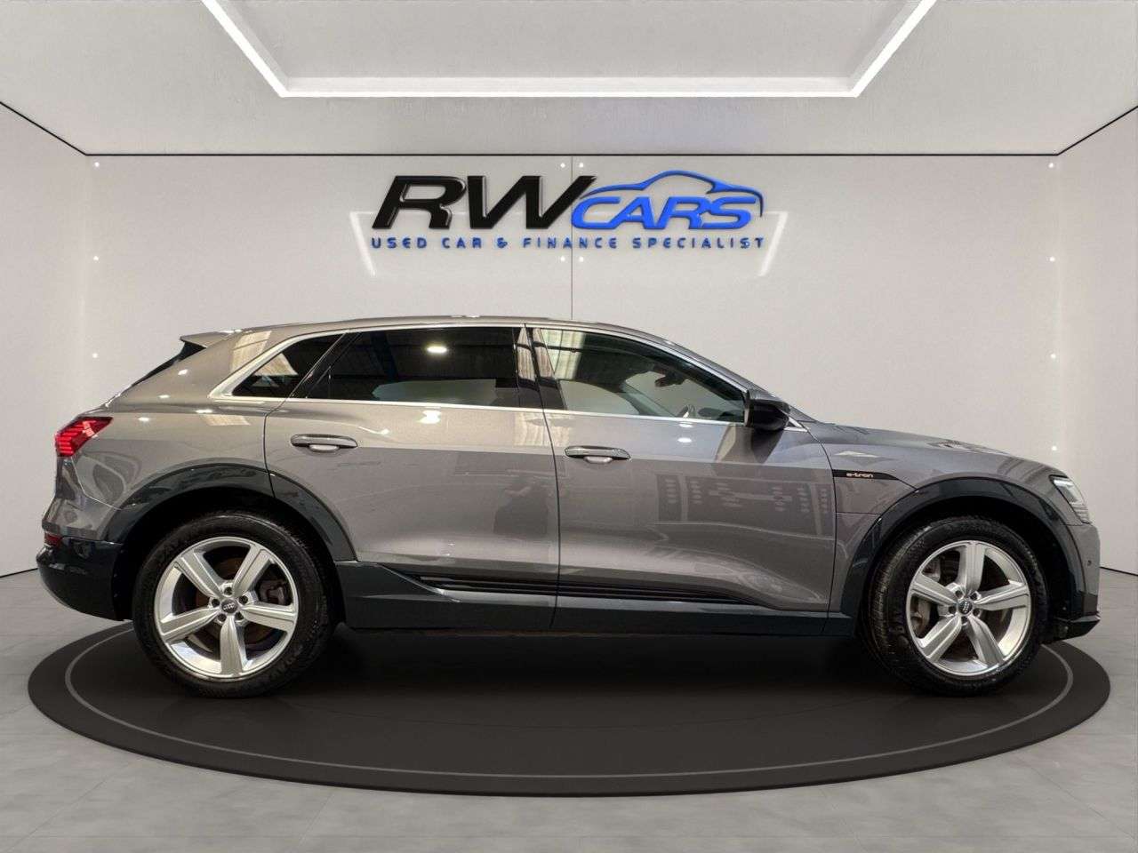 2020 AUDI E-TRON 2020 AUDI E-TRON