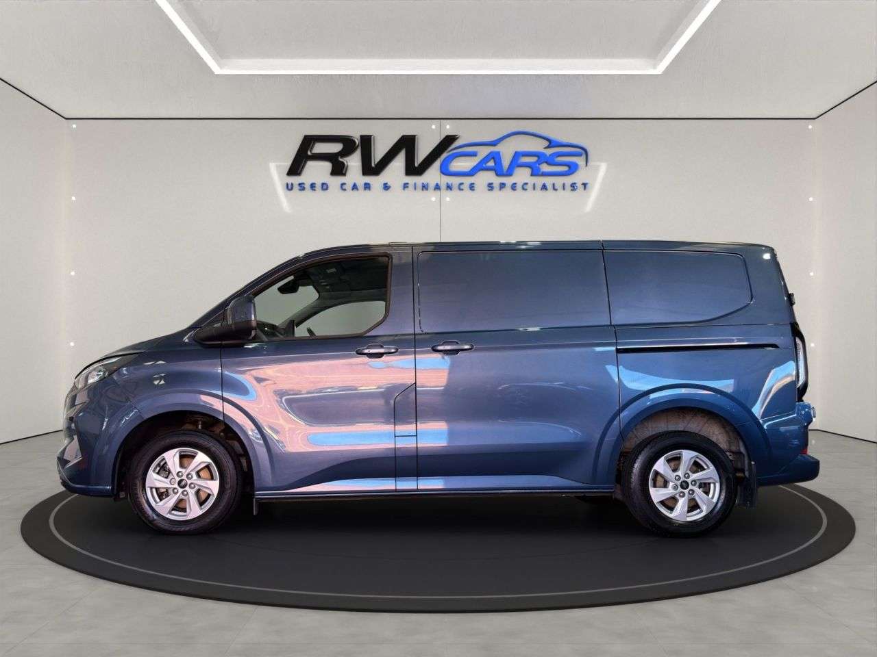 A 2024 FORD TRANSIT CUSTOM 2.0 280 EcoBlue Limited Panel Van 5dr Diesel Manual L1 H1 Euro 6 (s/s) (136 A 2024 FORD TRANSIT CUSTOM 2.0 280 EcoBlue Limited Panel Van 5dr Diesel Manual L1 H1 Euro 6 (s/s) (136