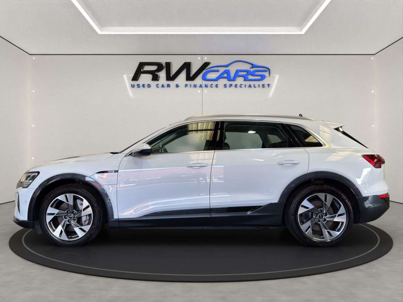 A 2023 AUDI Q8 E-TRON 50 Sport SUV 5dr Electric Auto quattro 95kWh (11kW Charger) (340 ps) A 2023 AUDI Q8 E-TRON 50 Sport SUV 5dr Electric Auto quattro 95kWh (11kW Charger) (340 ps)