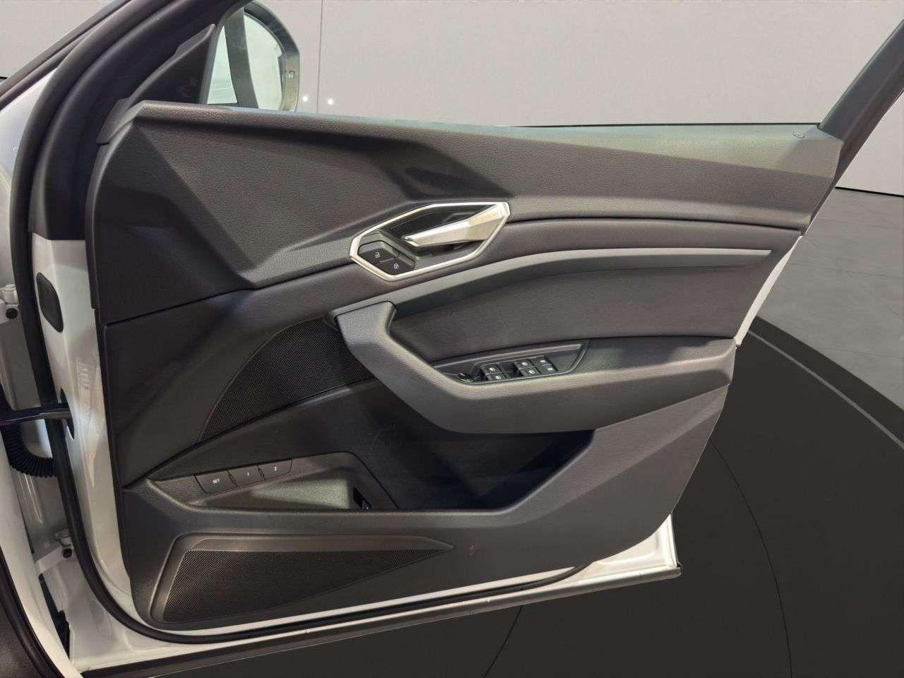 2023 AUDI Q8 E-TRON 2023 AUDI Q8 E-TRON