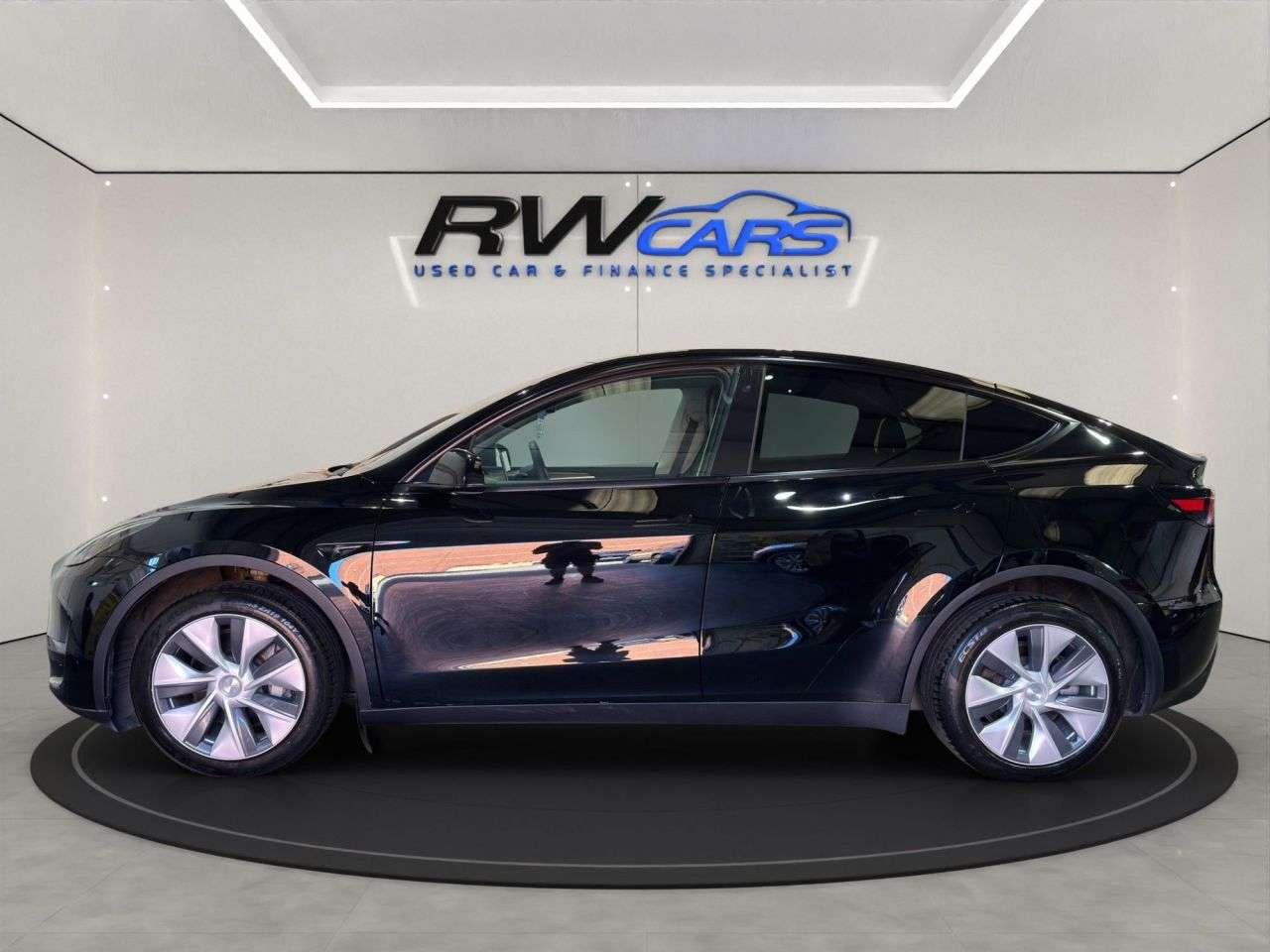 A 2023 TESLA MODEL Y (Dual Motor) Long Range SUV 5dr Electric Auto 4WDE (384 bhp) A 2023 TESLA MODEL Y (Dual Motor) Long Range SUV 5dr Electric Auto 4WDE (384 bhp)