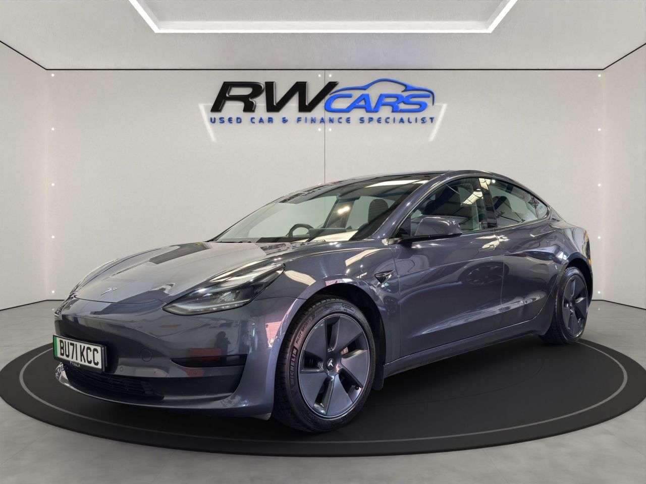 A 2021 TESLA MODEL 3 Standard Range Plus Saloon 4dr Electric Auto RWD (241 bhp) A 2021 TESLA MODEL 3 Standard Range Plus Saloon 4dr Electric Auto RWD (241 bhp)