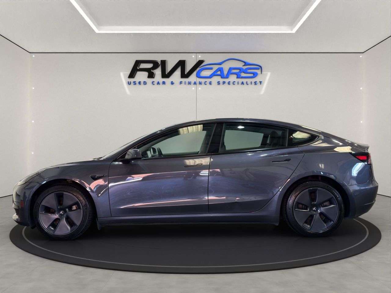 A 2021 TESLA MODEL 3 Standard Range Plus Saloon 4dr Electric Auto RWD (241 bhp) A 2021 TESLA MODEL 3 Standard Range Plus Saloon 4dr Electric Auto RWD (241 bhp)