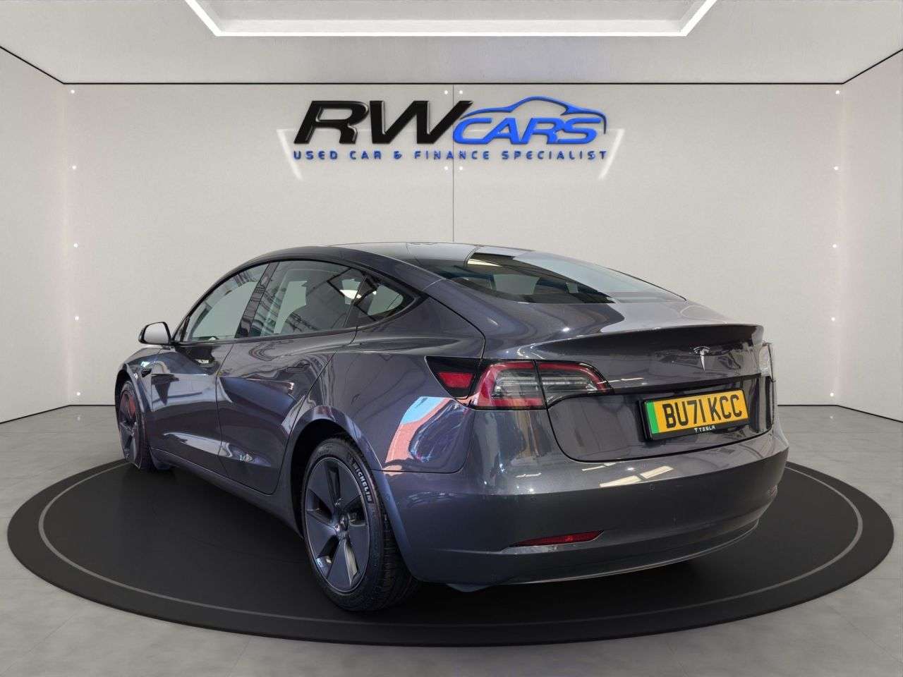 A 2021 TESLA MODEL 3 Standard Range Plus Saloon 4dr Electric Auto RWD (241 bhp) A 2021 TESLA MODEL 3 Standard Range Plus Saloon 4dr Electric Auto RWD (241 bhp)