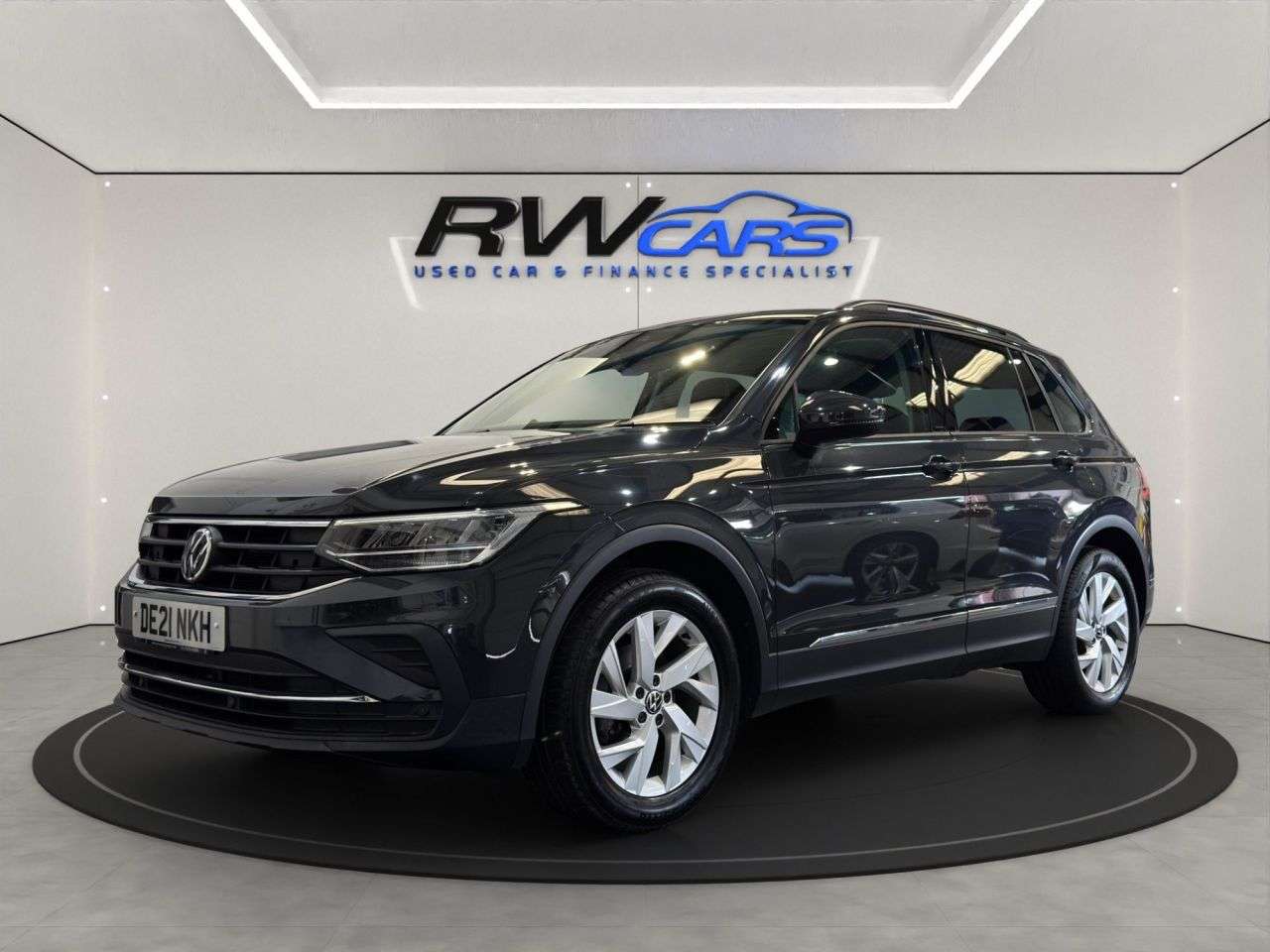 A 2021 VOLKSWAGEN TIGUAN 1.5 TSI Life SUV 5dr Petrol Manual Euro 6 (s/s) (150 ps) A 2021 VOLKSWAGEN TIGUAN 1.5 TSI Life SUV 5dr Petrol Manual Euro 6 (s/s) (150 ps)