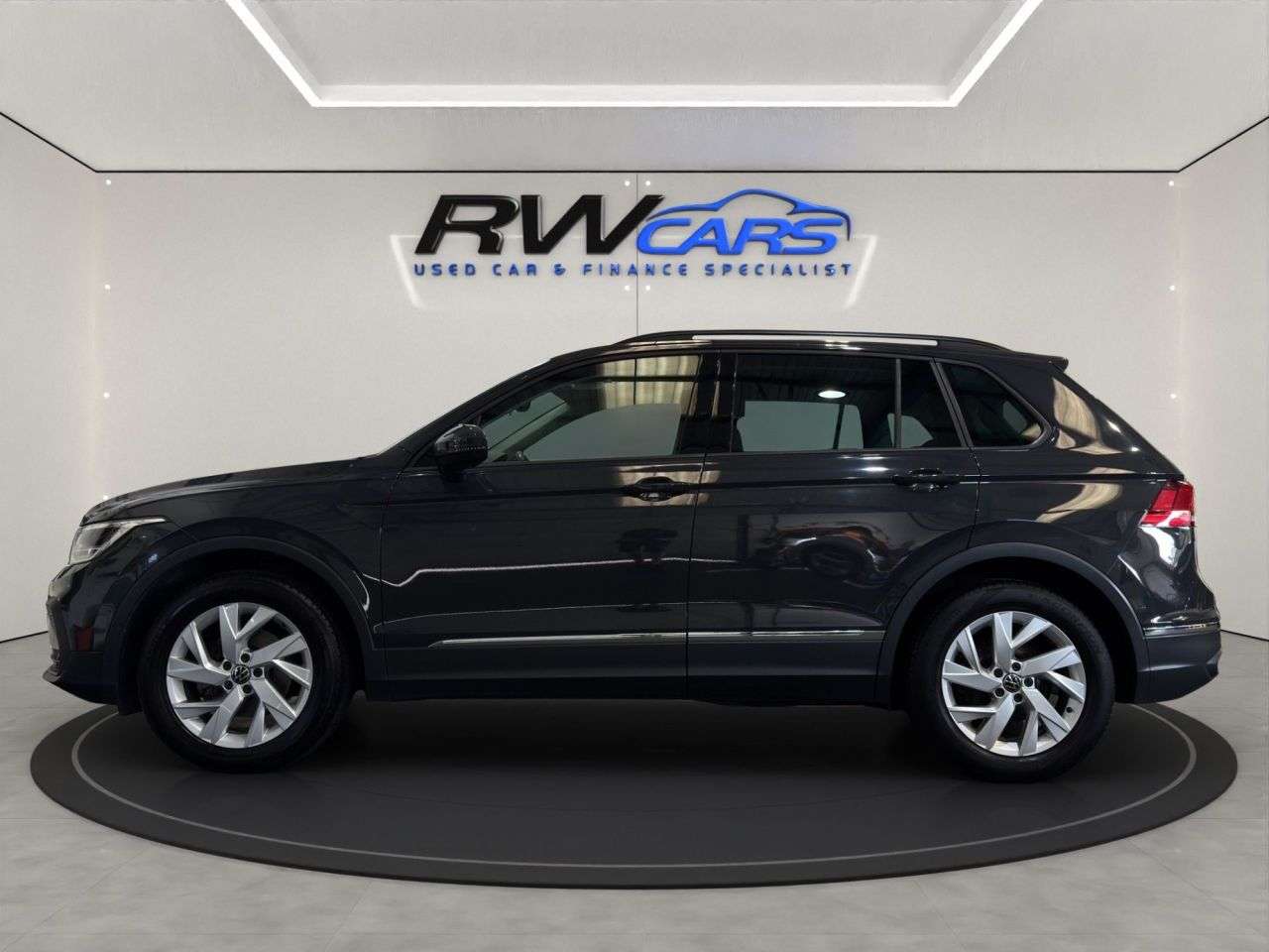 A 2021 VOLKSWAGEN TIGUAN 1.5 TSI Life SUV 5dr Petrol Manual Euro 6 (s/s) (150 ps) A 2021 VOLKSWAGEN TIGUAN 1.5 TSI Life SUV 5dr Petrol Manual Euro 6 (s/s) (150 ps)