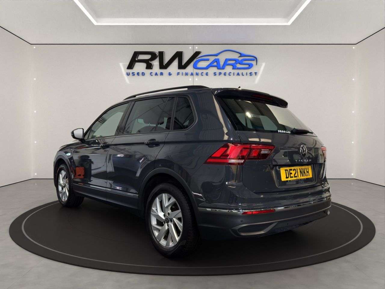 A 2021 VOLKSWAGEN TIGUAN 1.5 TSI Life SUV 5dr Petrol Manual Euro 6 (s/s) (150 ps) A 2021 VOLKSWAGEN TIGUAN 1.5 TSI Life SUV 5dr Petrol Manual Euro 6 (s/s) (150 ps)