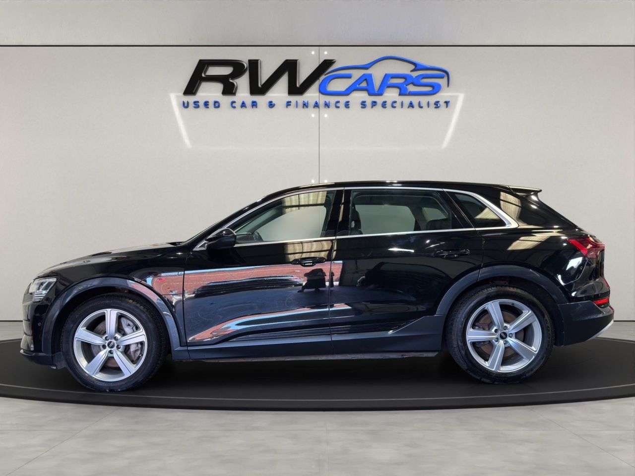 A 2020 AUDI E-TRON 50 Technik SUV 5dr Electric Auto quattro 71.2kWh (313 ps) A 2020 AUDI E-TRON 50 Technik SUV 5dr Electric Auto quattro 71.2kWh (313 ps)