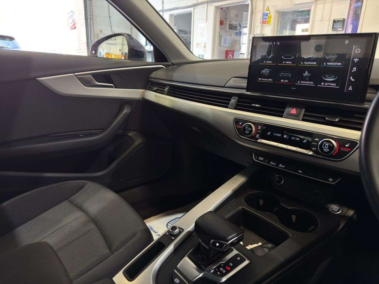 2022 AUDI A4 2022 AUDI A4