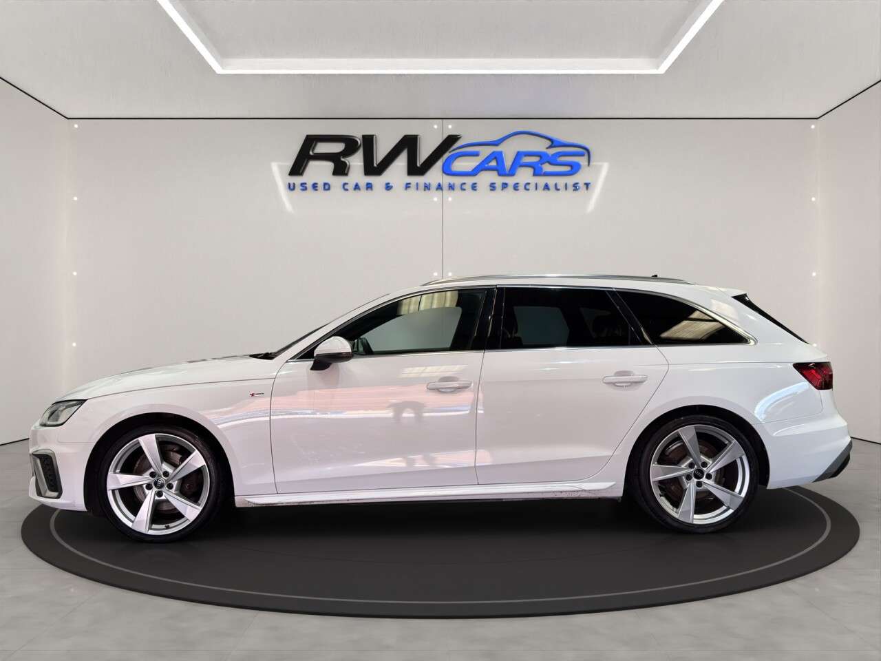 A 2023 AUDI A4 AVANT 2.0 TFSI 35 S line Estate 5dr Petrol S Tronic Euro 6 (s/s) (150 ps) A 2023 AUDI A4 AVANT 2.0 TFSI 35 S line Estate 5dr Petrol S Tronic Euro 6 (s/s) (150 ps)
