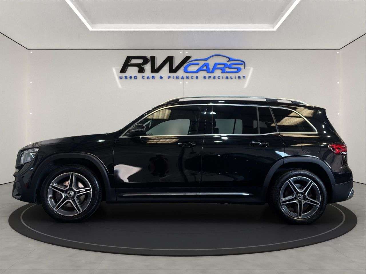 A 2022 MERCEDES-BENZ GLB 1.3 GLB200 AMG Line SUV 5dr Petrol 7G-DCT Euro 6 (s/s) (163 ps) A 2022 MERCEDES-BENZ GLB 1.3 GLB200 AMG Line SUV 5dr Petrol 7G-DCT Euro 6 (s/s) (163 ps)