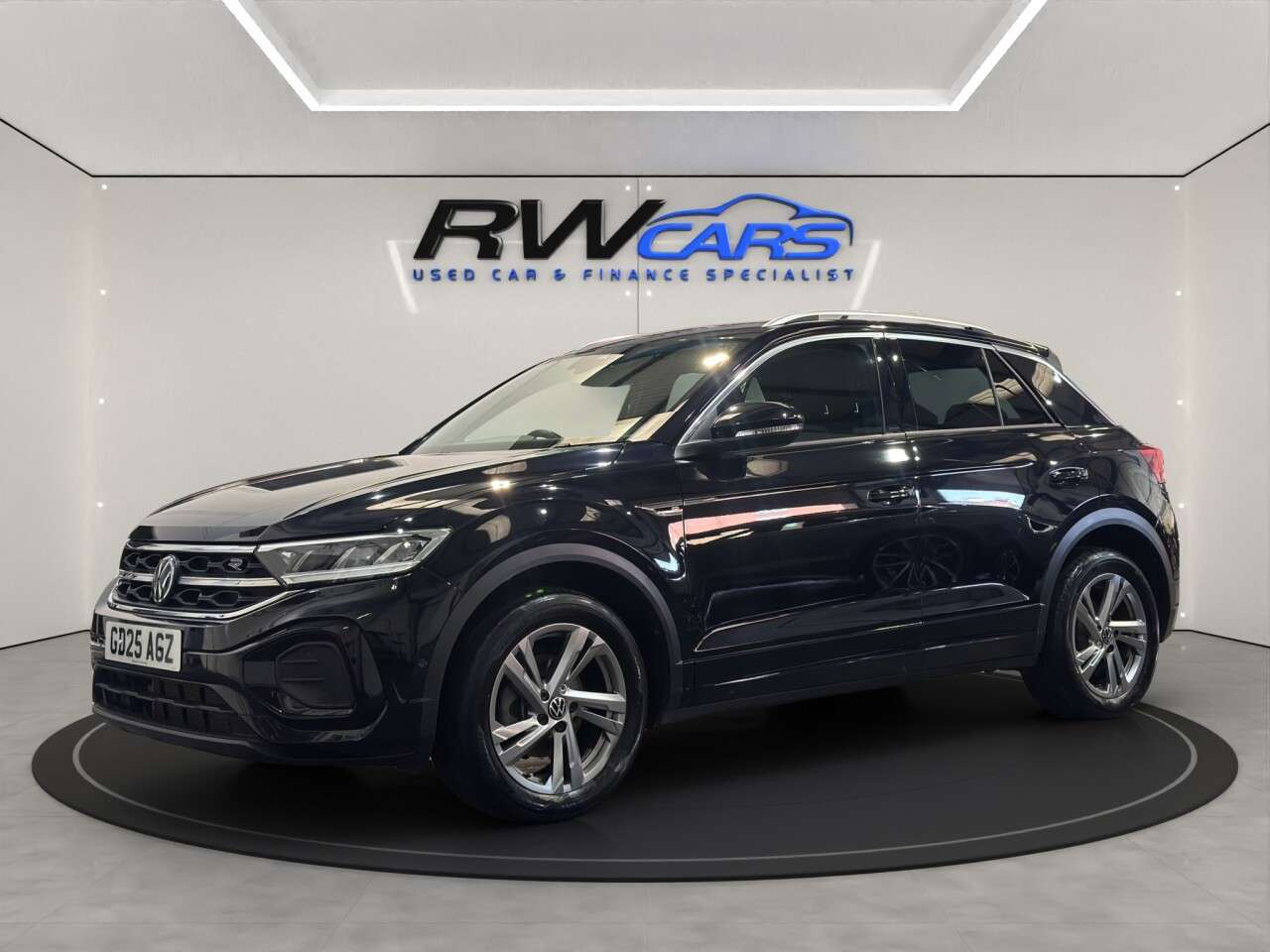 A 2025 VOLKSWAGEN T-ROC 1.5 TSI R-Line SUV 5dr Petrol DSG Euro 6 (s/s) (150 ps) A 2025 VOLKSWAGEN T-ROC 1.5 TSI R-Line SUV 5dr Petrol DSG Euro 6 (s/s) (150 ps)