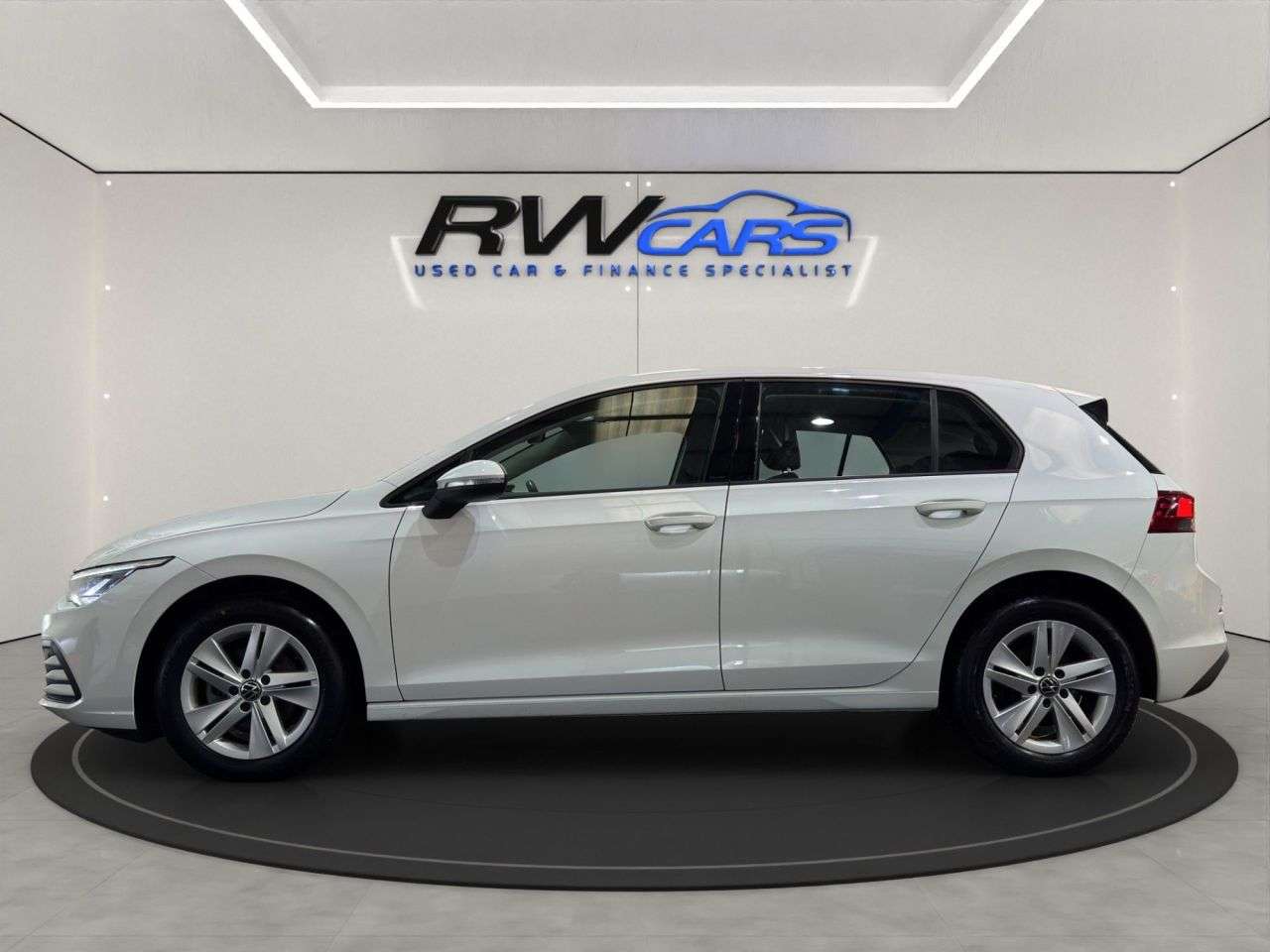 A 2022 VOLKSWAGEN GOLF 1.5 TSI Life Hatchback 5dr Petrol Manual Euro 6 (s/s) (150 ps) A 2022 VOLKSWAGEN GOLF 1.5 TSI Life Hatchback 5dr Petrol Manual Euro 6 (s/s) (150 ps)