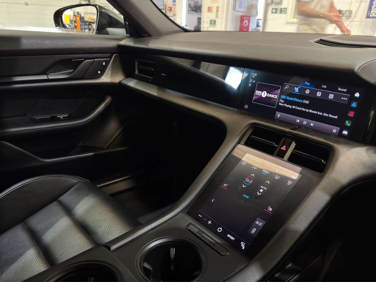 2021 PORSCHE TAYCAN 2021 PORSCHE TAYCAN