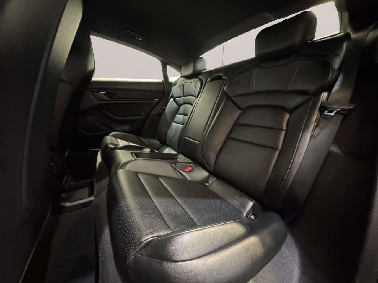 2021 PORSCHE TAYCAN 2021 PORSCHE TAYCAN