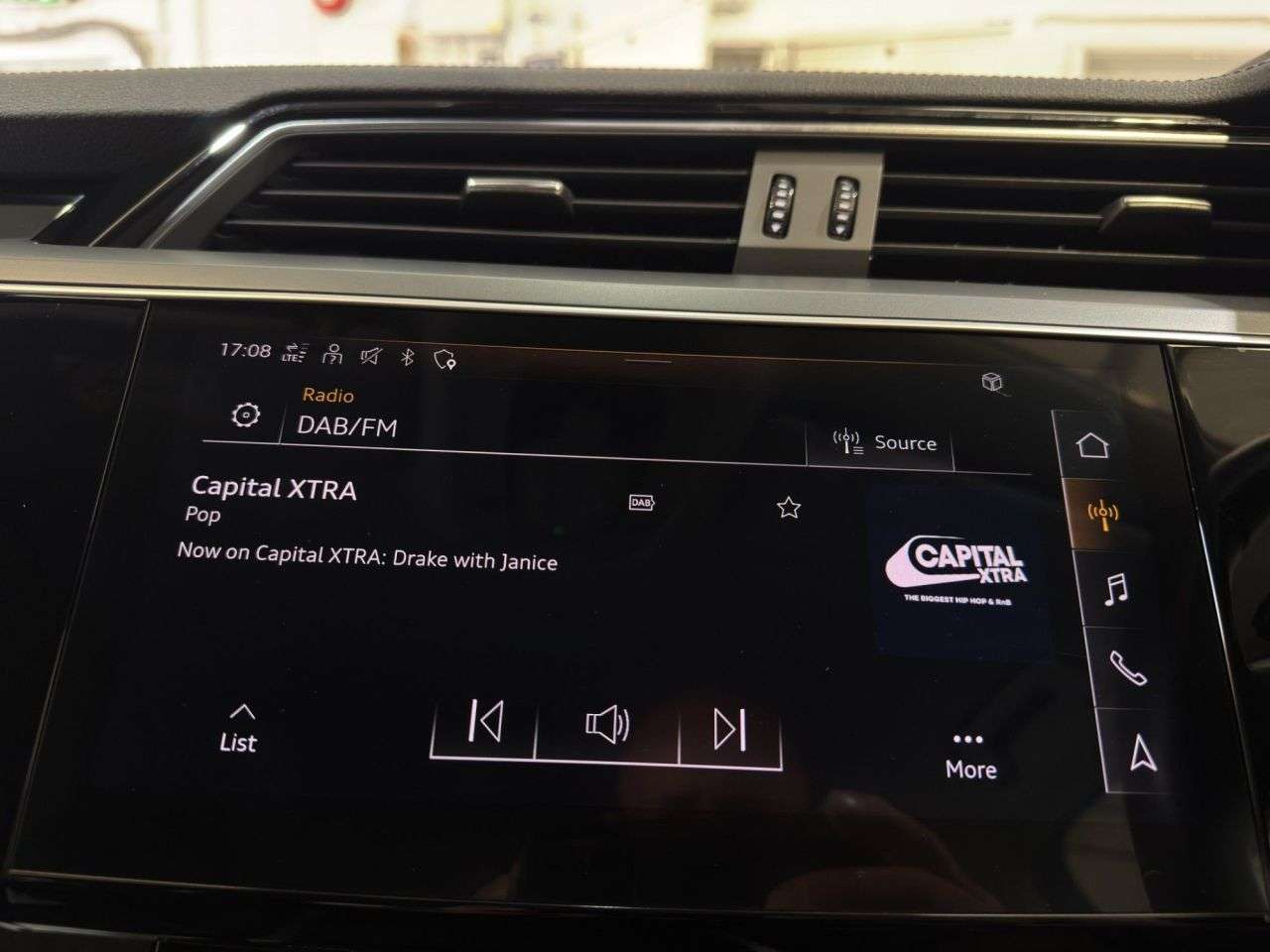 2023 AUDI Q8 E-TRON 2023 AUDI Q8 E-TRON