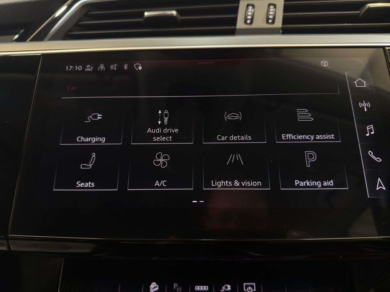 2023 AUDI Q8 E-TRON 2023 AUDI Q8 E-TRON