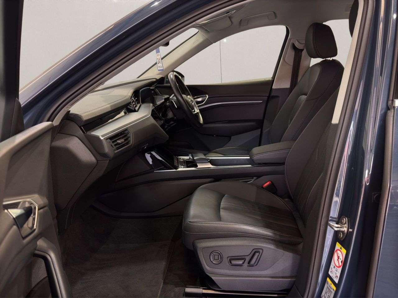 2023 AUDI Q8 E-TRON 2023 AUDI Q8 E-TRON