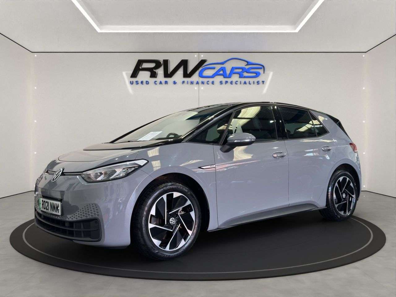 A 2021 VOLKSWAGEN ID.3 Pro Performance 58kWh Life Hatchback 5dr Electric Auto (204 ps) A 2021 VOLKSWAGEN ID.3 Pro Performance 58kWh Life Hatchback 5dr Electric Auto (204 ps)