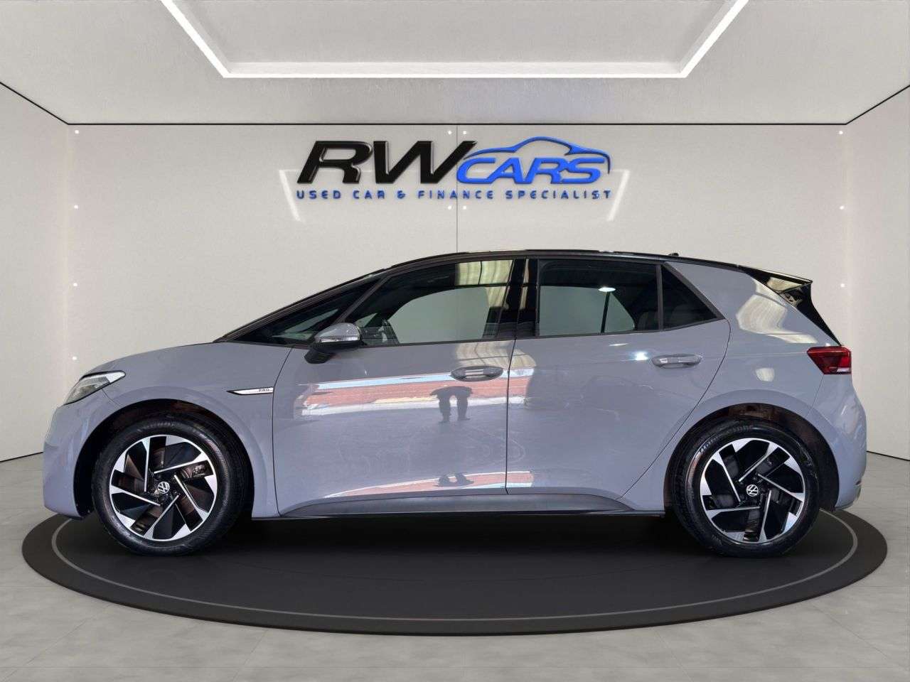 A 2021 VOLKSWAGEN ID.3 Pro Performance 58kWh Life Hatchback 5dr Electric Auto (204 ps) A 2021 VOLKSWAGEN ID.3 Pro Performance 58kWh Life Hatchback 5dr Electric Auto (204 ps)