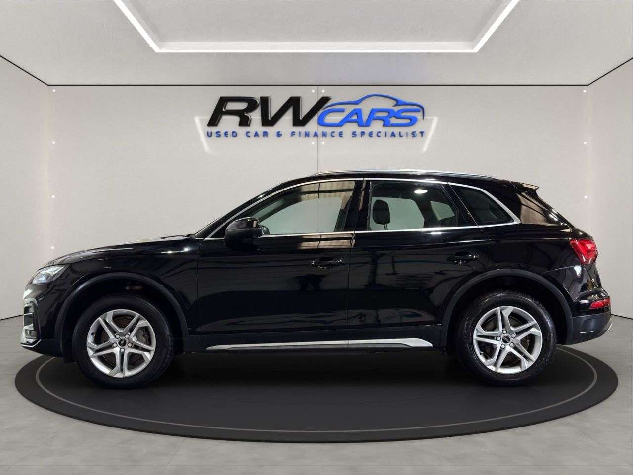 A 2022 AUDI Q5 2.0 TDI 40 Sport SUV 5dr Diesel S Tronic quattro Euro 6 (s/s) (204 ps) A 2022 AUDI Q5 2.0 TDI 40 Sport SUV 5dr Diesel S Tronic quattro Euro 6 (s/s) (204 ps)