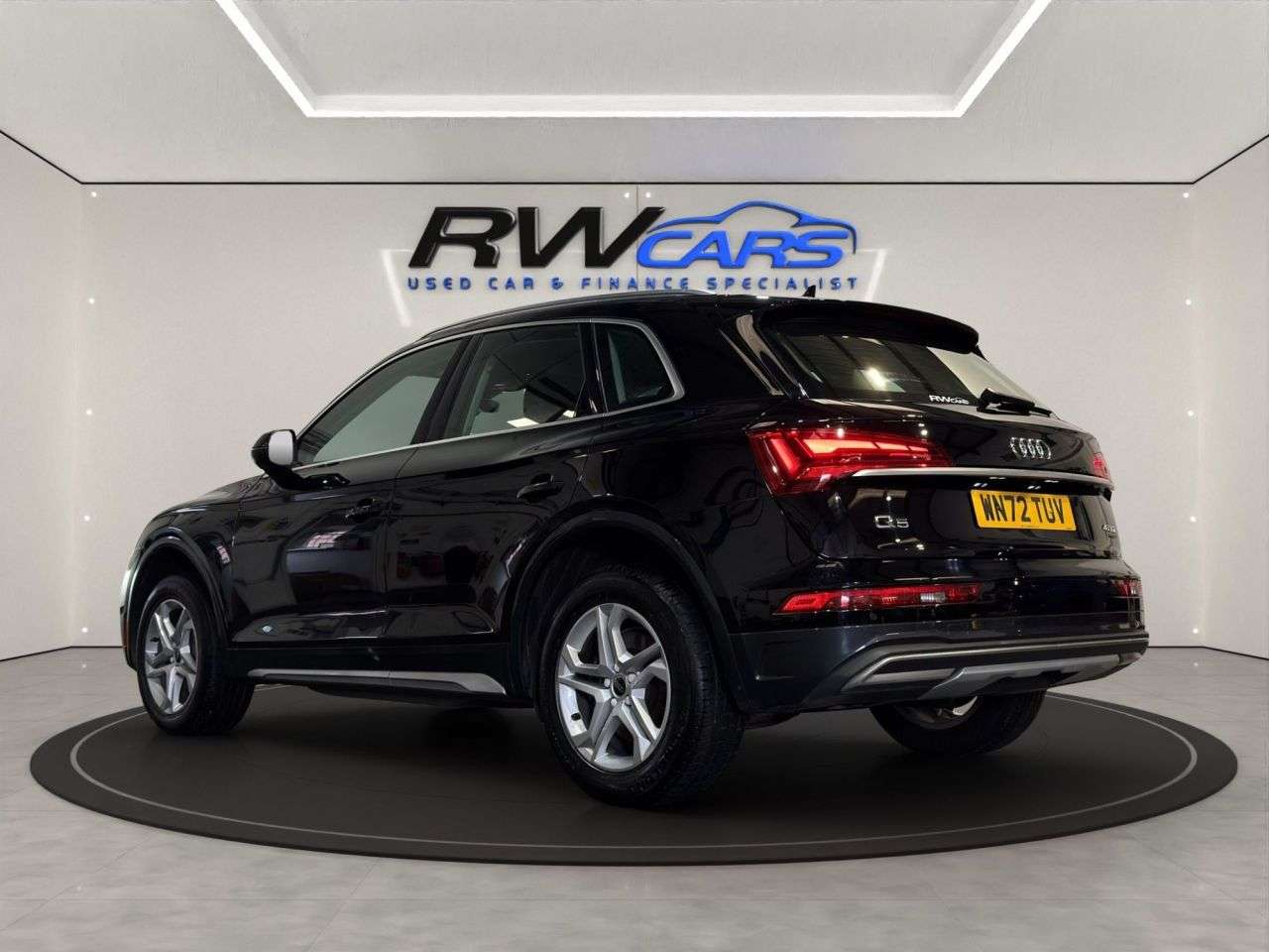 A 2022 AUDI Q5 2.0 TDI 40 Sport SUV 5dr Diesel S Tronic quattro Euro 6 (s/s) (204 ps) A 2022 AUDI Q5 2.0 TDI 40 Sport SUV 5dr Diesel S Tronic quattro Euro 6 (s/s) (204 ps)