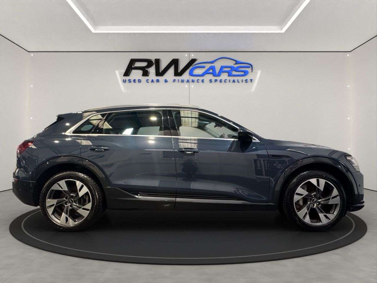 2023 AUDI Q8 E-TRON 2023 AUDI Q8 E-TRON