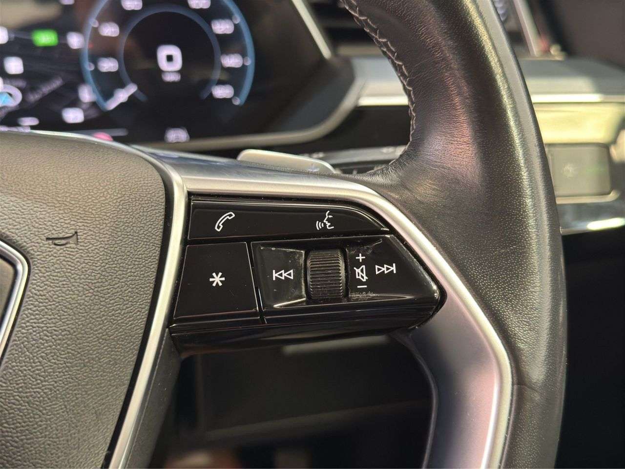 2023 AUDI Q8 E-TRON 2023 AUDI Q8 E-TRON