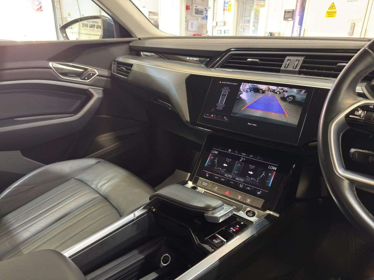 2023 AUDI Q8 E-TRON 2023 AUDI Q8 E-TRON