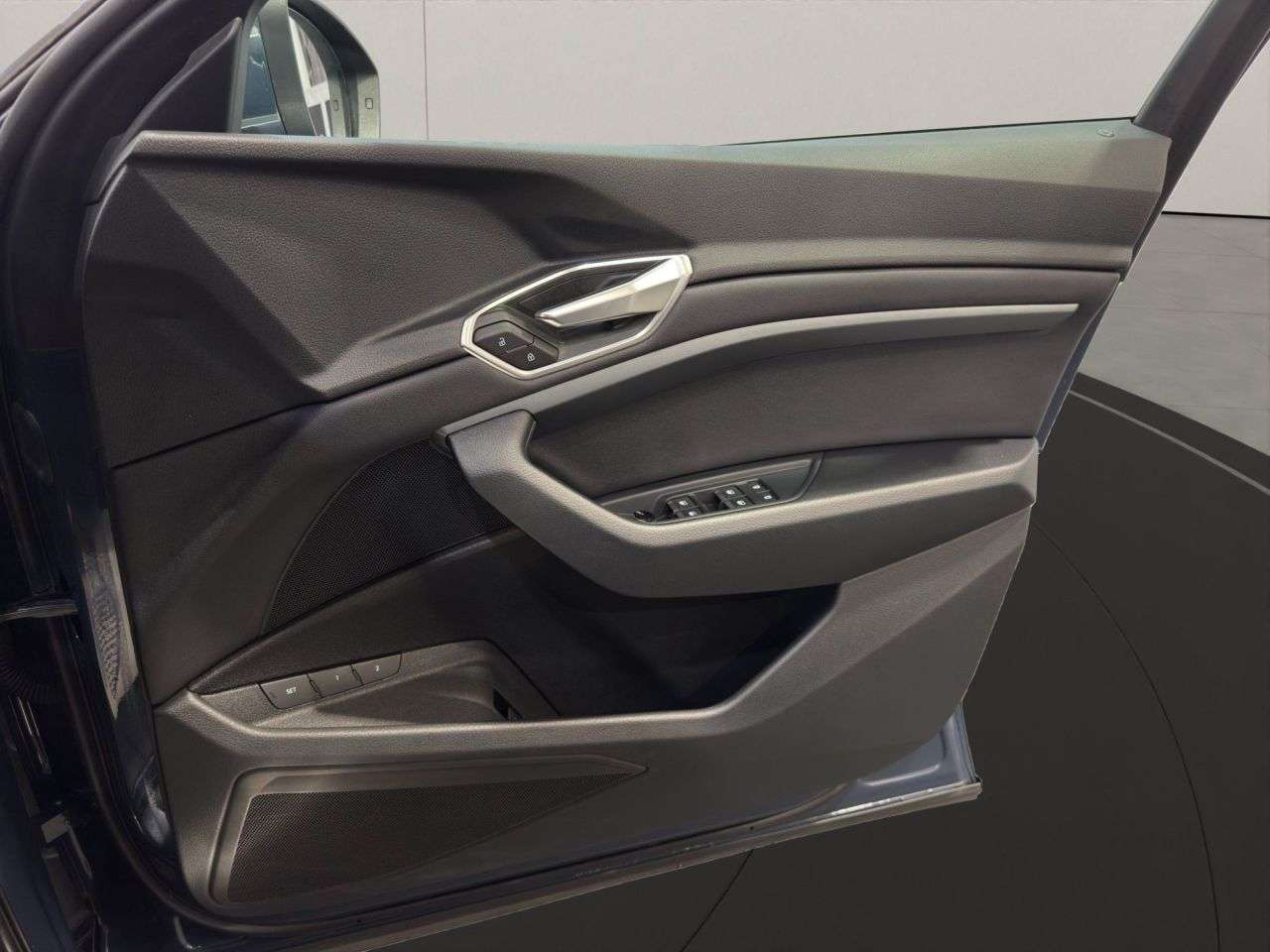 2023 AUDI Q8 E-TRON 2023 AUDI Q8 E-TRON